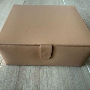 Mejuri Leather Jewelry Box